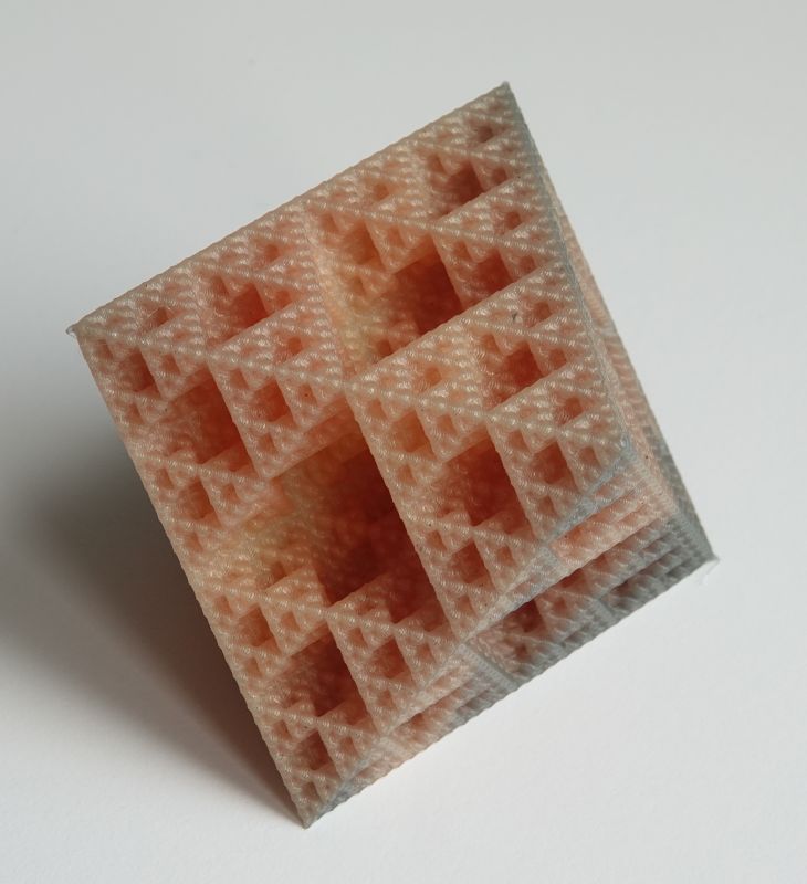 Viewing 3d-printing→curiosities→sierpiński-pyramid→thermochromic-octohedron