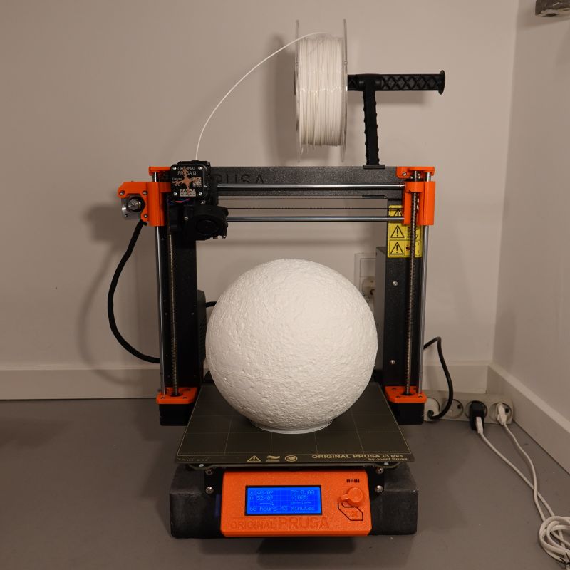 Viewing 3d-printing→lamps→moon-lithophane→finished-printing-large