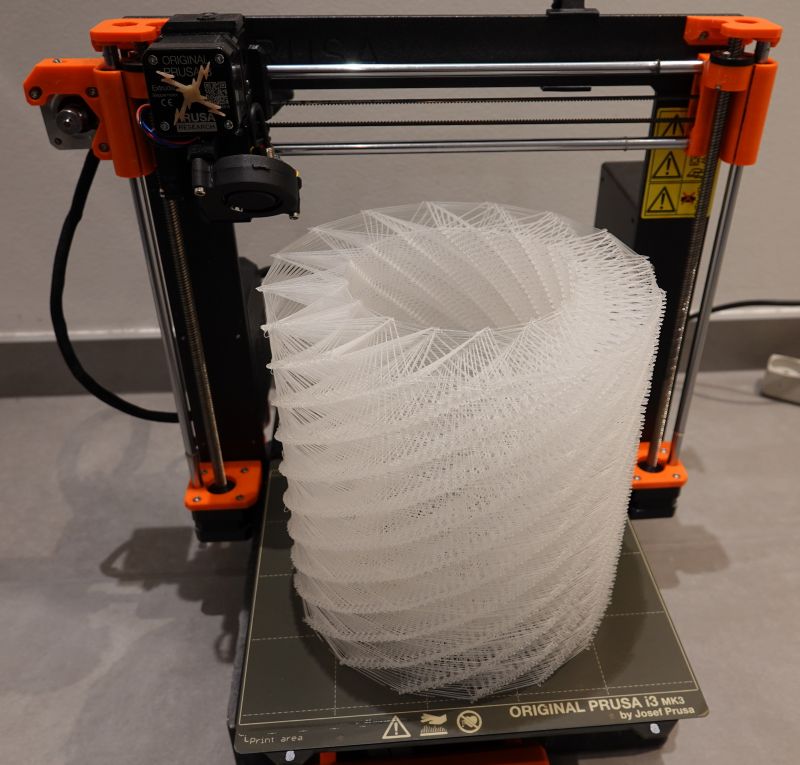 Viewing 3d-printing→lamps→orbital-lamp→printing-finished