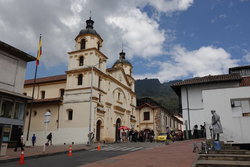 Viewing photos→2025→2025-10-14→03