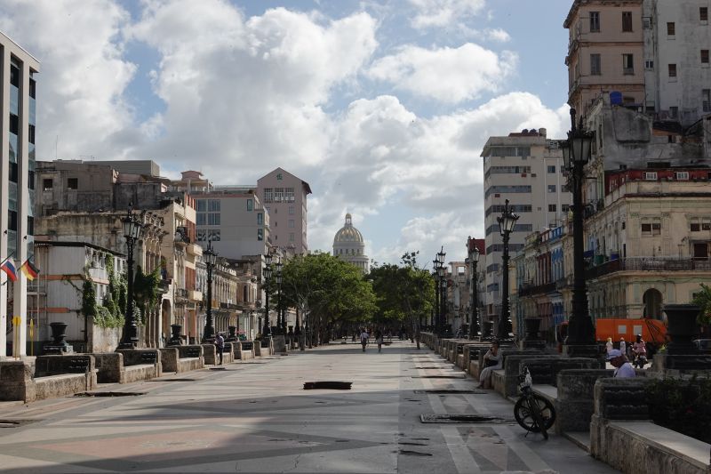 Viewing photos→2025→2025-10-25→003