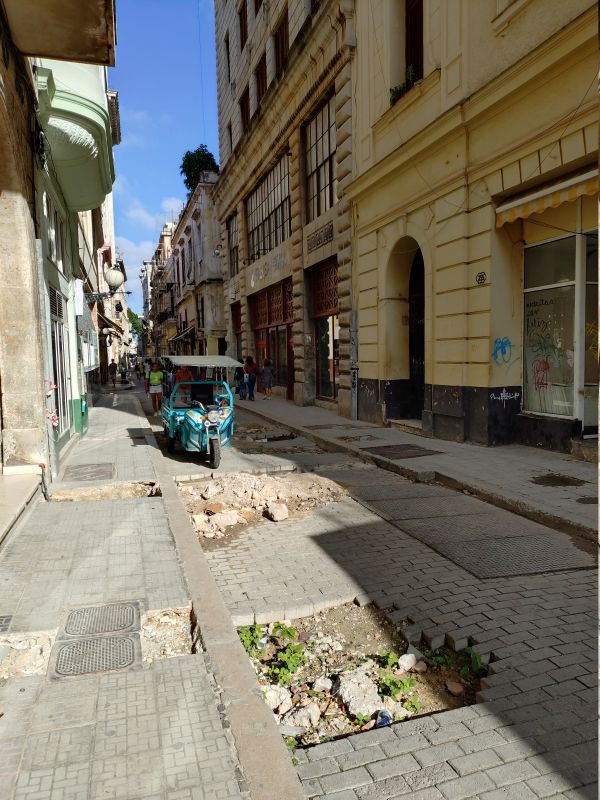 Viewing photos→2025→2025-10-25→075