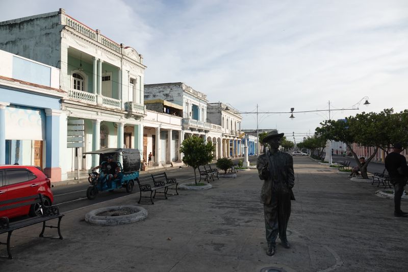 Viewing photos→2025→2025-10-27→013