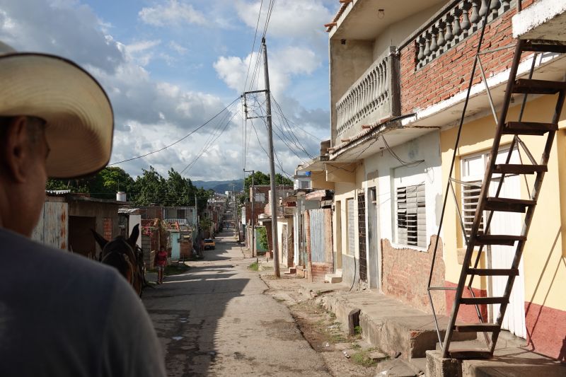 Viewing photos→2025→2025-10-27→043