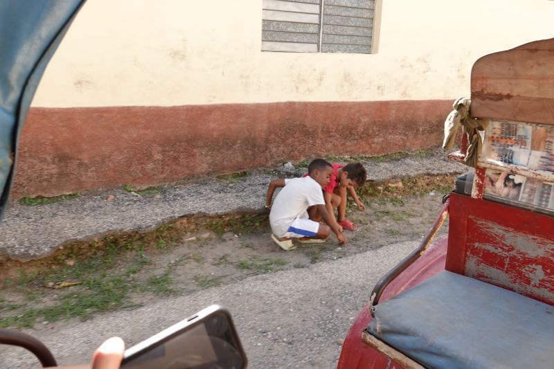 Viewing photos→2025→2025-10-27→044