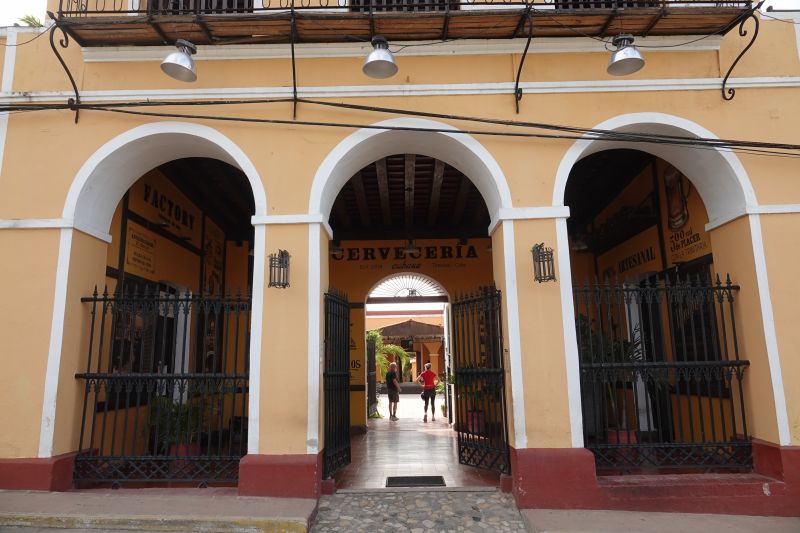 Viewing photos→2025→2025-10-27→081