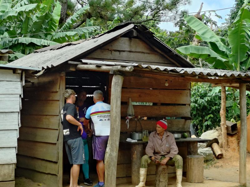 Viewing photos→2025→2025-10-27→086