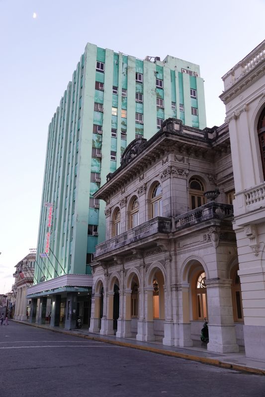 Viewing photos→2025→2025-10-27→094